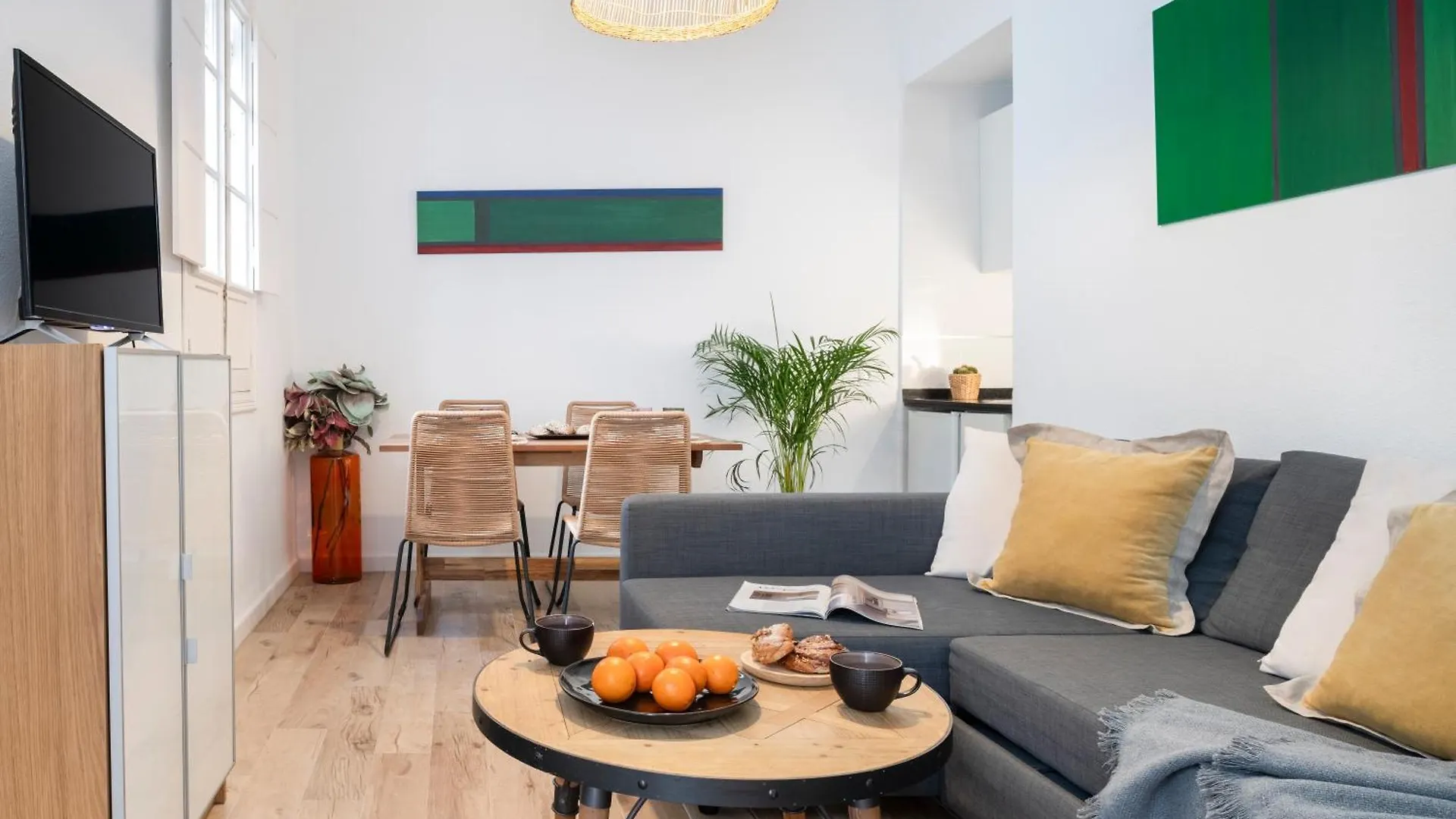 Pikis Center Sevilla Apartamento