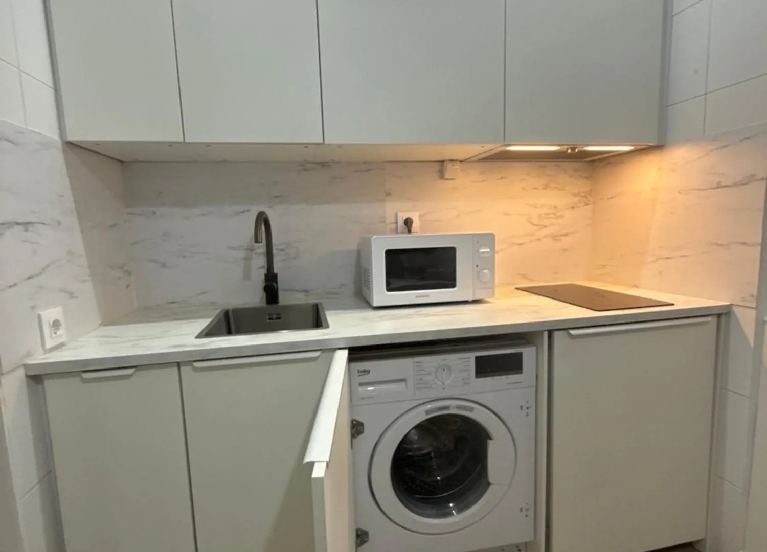 Pikis Center Sevilla Apartamento